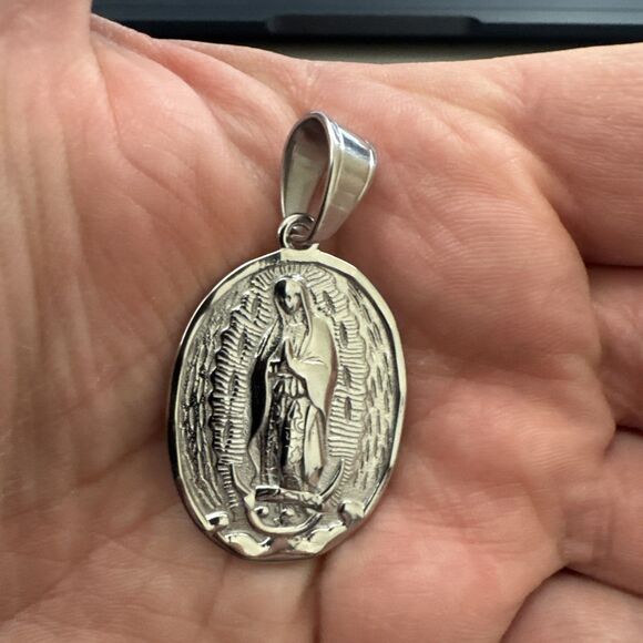 Virgin Mary Stainless Steel Pendant Jesus Christ Religious Faith 24 Inch Necklac - Picture 5 of 7
